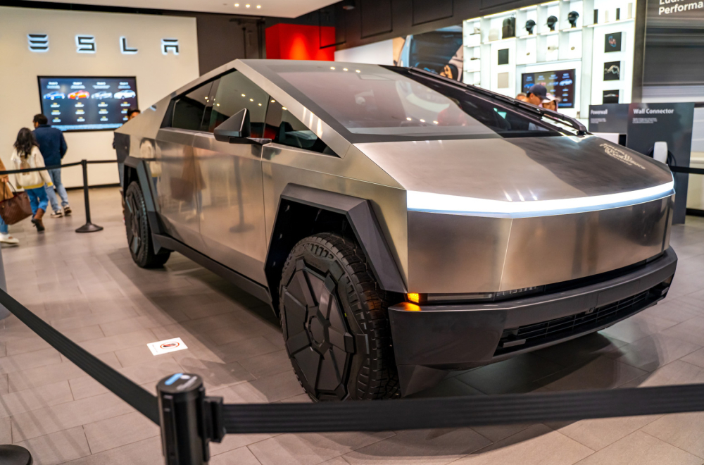 Sajberodiseja: Tesla dovodi Cybertruck na evropsku turneju