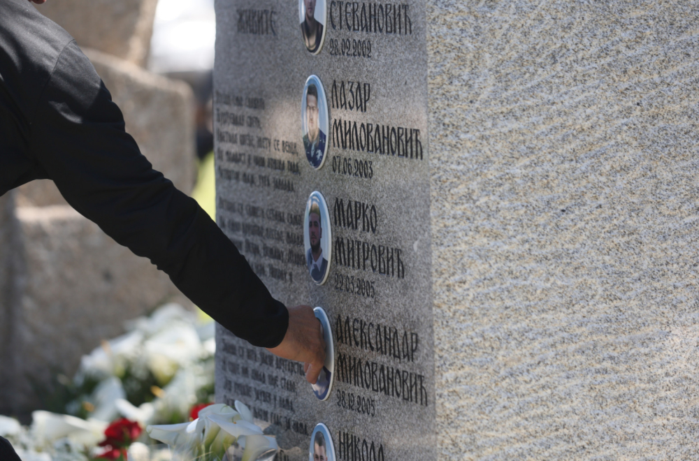 Godinu dana od rafala koji su ugasili 9 mladih života u Malom Orašju i Duboni