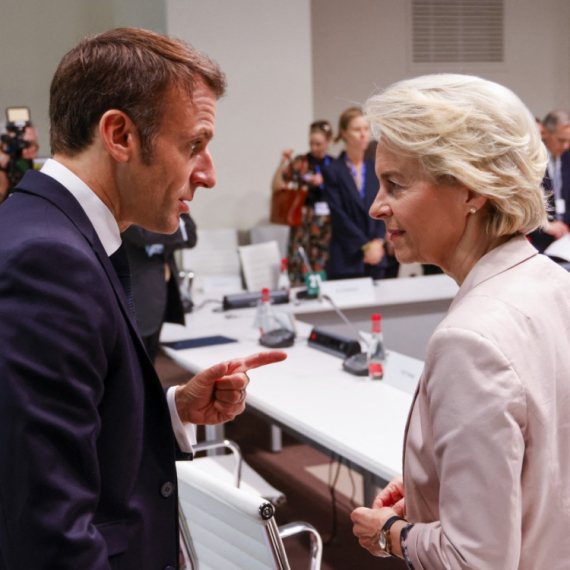 Ursula fon der Lajen u ponedeljak u Parizu na sastanku s Makronom i Sijem