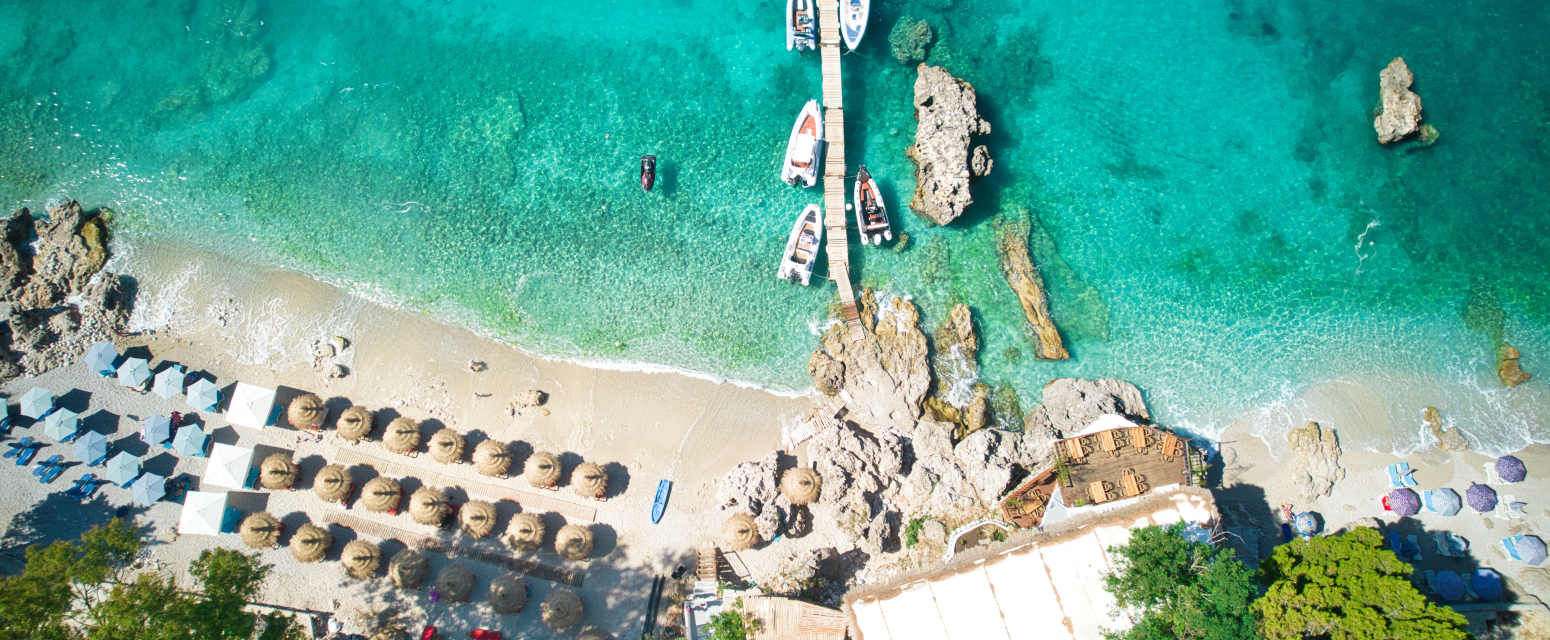 Šarmantno primorsko selo sa nestvarnom plažom: Jedna od najjeftinijih destinacija ovog leta FOTO