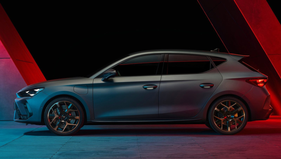 Osvežena Cupra Leon: Dobila više snage, veći prtljažnik i novi dizajn FOTO