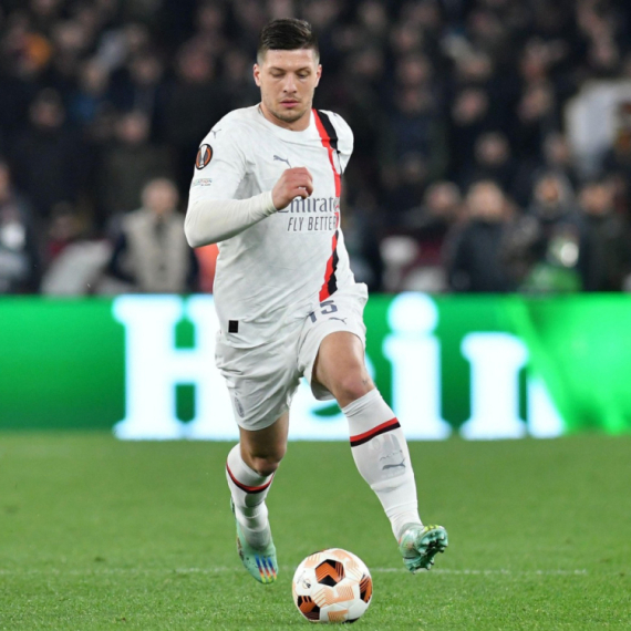 Pao dogovor, Jović ostaje u Milanu