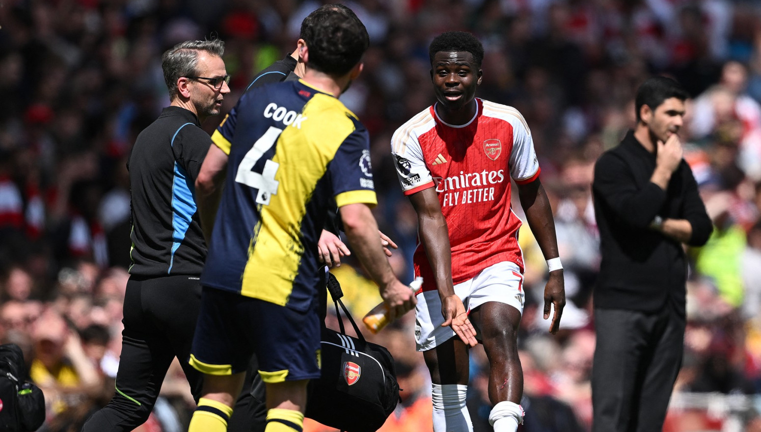 Problem za Arsenal – povredio se Saka