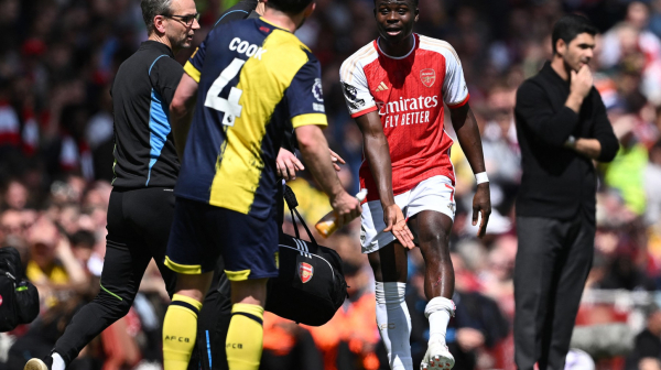 Problem za Arsenal – povredio se Saka
