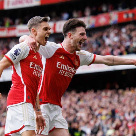Arsenal rutinski sa Bornmutom – nastavlja se trka sa Sitijem VIDEO