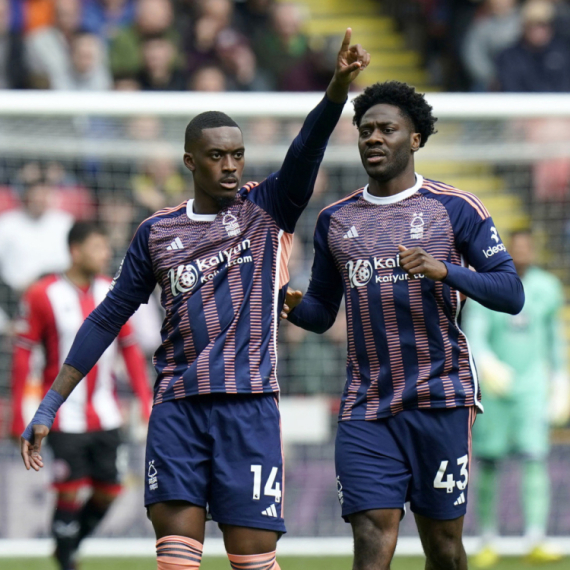 Hadson-Odoi za delirijum "šumara" – poker Njukasla VIDEO