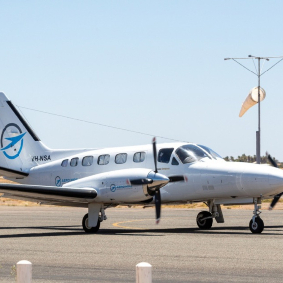 Drama na plaži: Iznenada sleteo avion VIDEO