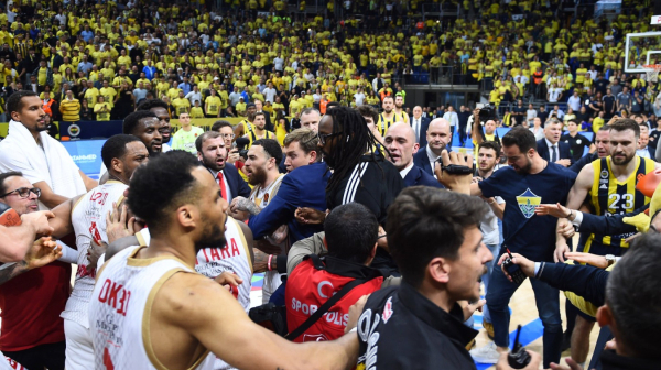 Fener dobio "smešnu" kaznu od Evrolige VIDEO