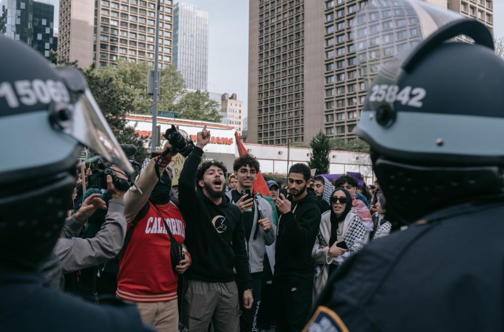 Sukobi u Los Anđelesu: Tuča propalestinskih demonstranata i pristalica Izraela VIDEO