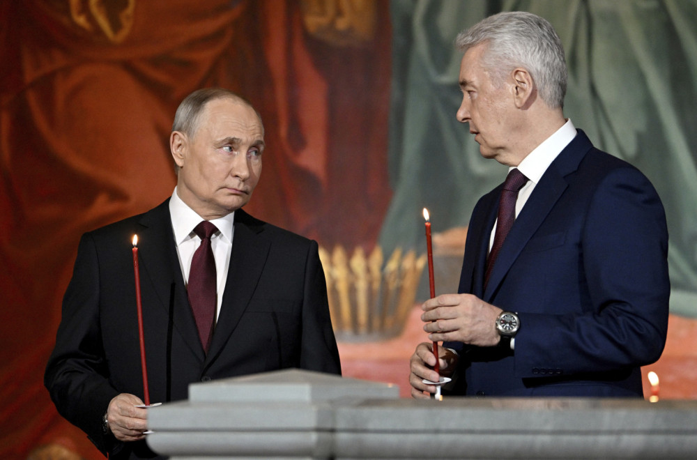 Putin na Uskršnjoj liturgiji u Sabornom hramu; Patrijarh pozvao na molitvu za vlast i vojsku