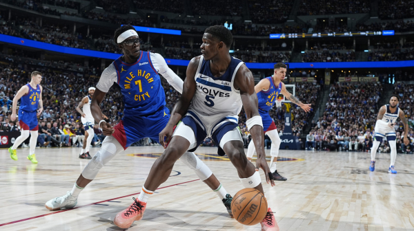 Edvards poentirao pored Jokića, pa dobio kontroverznu tehničku VIDEO