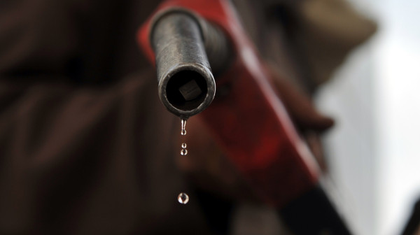 Vučić: "Serbia will not allow uncontrolled fuel price hikes"