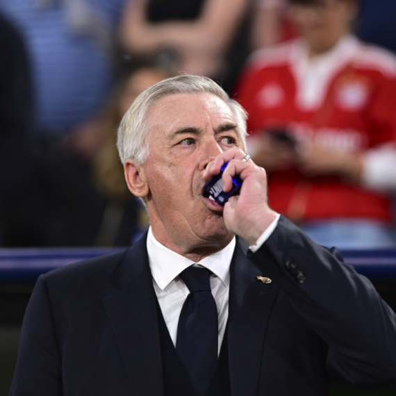 Svlačionica Reala "zanemela" kad je ušao Ančeloti – usledio je šou VIDEO