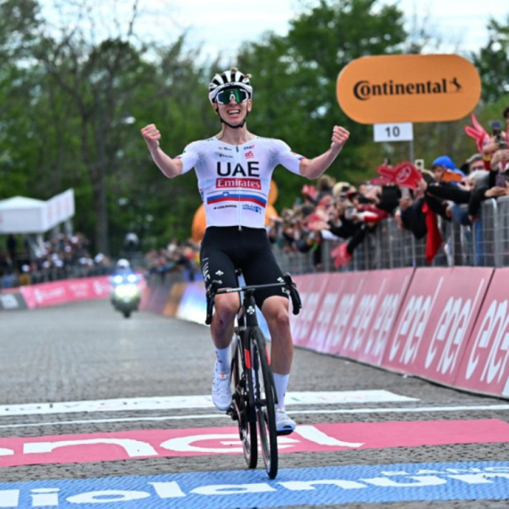 Peta etapna pobeda za Pogačara na Điru