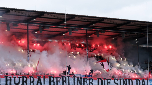 Navijači divljali na ulicama Berlina - povređeno 155 policajaca