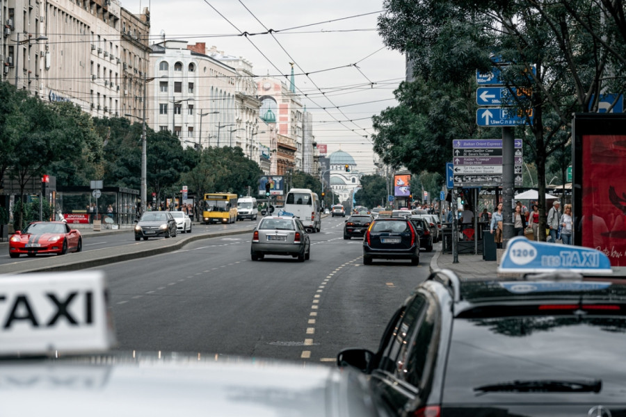 Kupujete polovni automobil? Kako da vam ne uvale bivše taksi vozilo