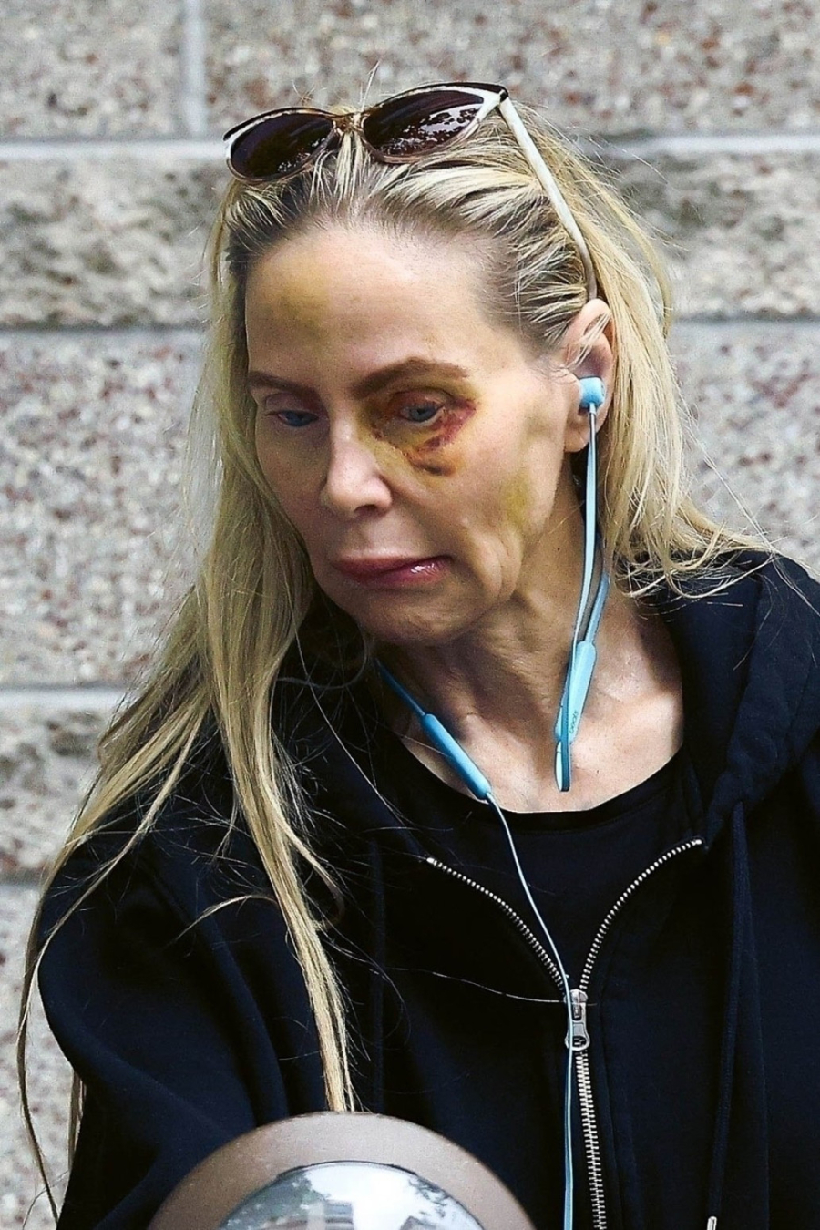 Sin Nikolasa Kejdža pretukao majku FOTO