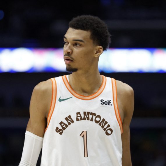 Novo priznanje za Francuza – Vembanjama i u ruki petorci sezone