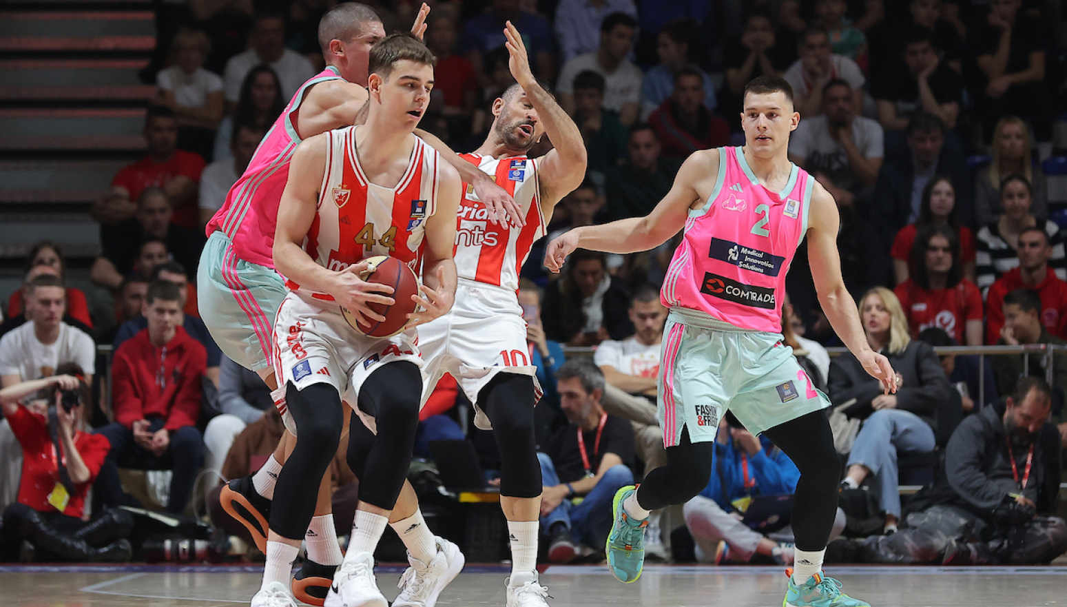 Mega bez Miljenovića i Plavšića dočekuje Zvezdu