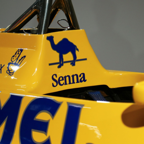 Objavljen trejler serije o Seni, legendarnom vozaču Formule 1 VIDEO