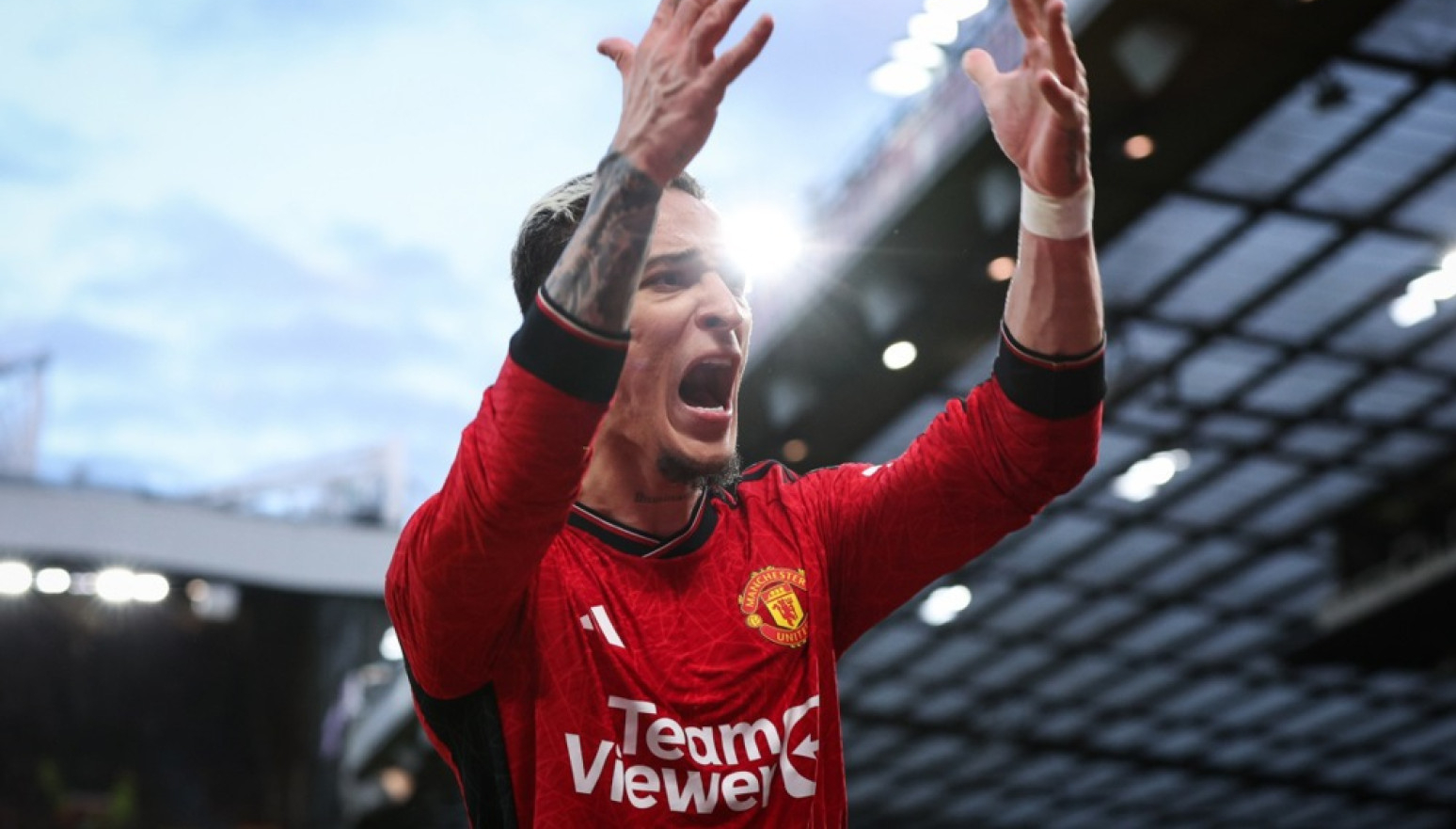 Kako je jedan navijač predvideo Junajtedovu propast od 100 miliona FOTO