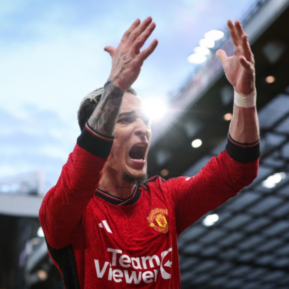 Kako je jedan navijač predvideo Junajtedovu propast od 100 miliona FOTO