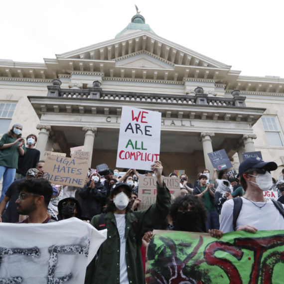 Haos u Atini: Sukob propalestinskih demonstranata i policije VIDEO