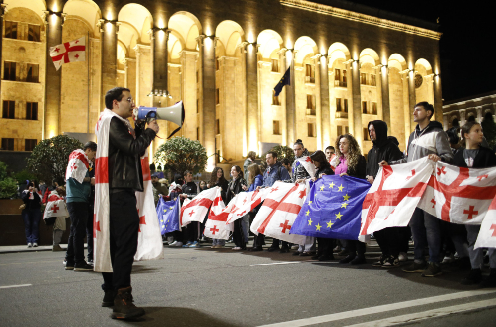U Gruziji korišćeno hemijsko oružje iz Prvog svetskog rata: Vodenim topovima na demonstrante, a u vodi...