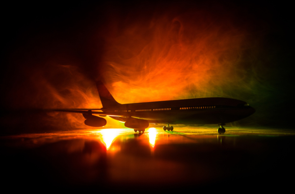 Novi incident sa Boingom: Šokantno – avion se zakucava u pistu, sulja i varniči VIDEO