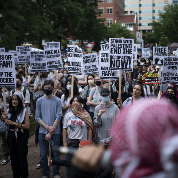 Ugašen još jedan protest; Desetine uhapšenih studenata