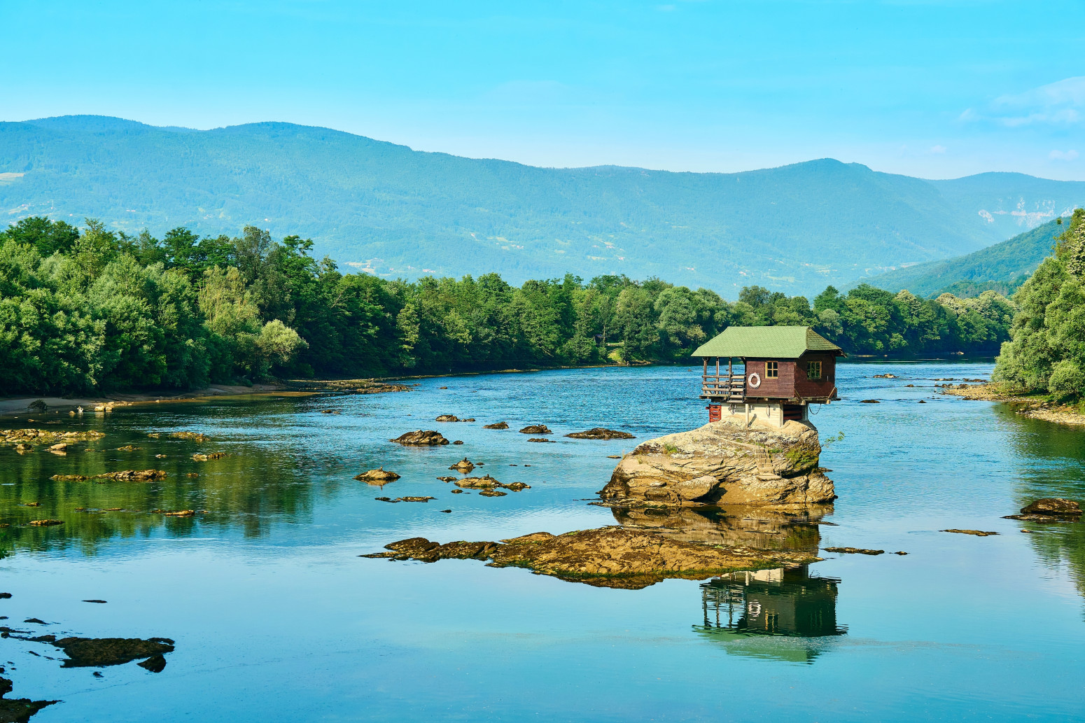 Ovo mesto u Srbiji Kinezi obožavaju: Hiljade i hiljade kilometara prelaze da bi ga videli FOTO