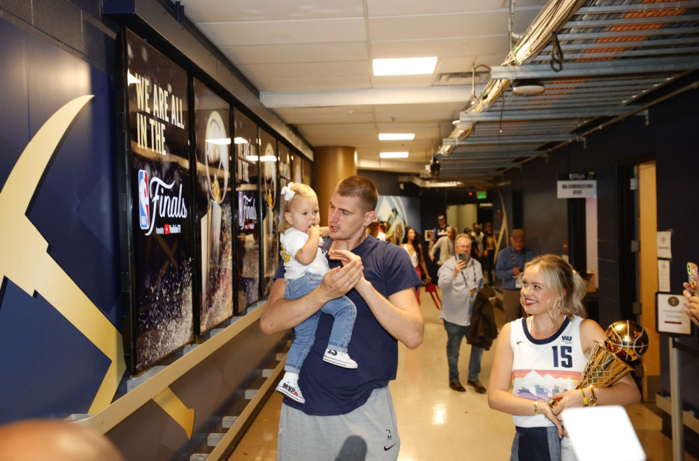 Jokićeva žena i ćerka poslale emotivnu poruku: "Ti si naš MVP" VIDEO