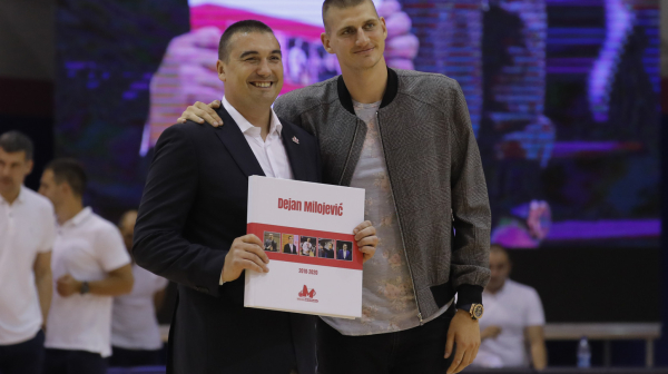 Jokić u majici "brate" dočekao MVP titulu: "Deki, hvala ti"