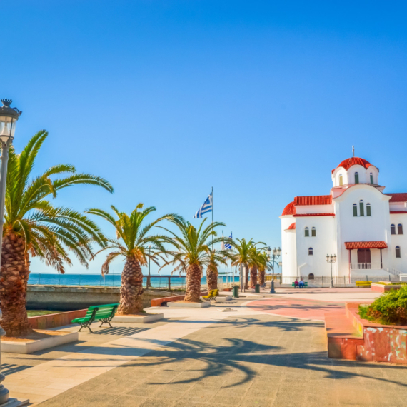 Poruka za Srbe u Paraliji iznenadila turiste: "Gotovo, Grčka preuzela titulu Crne Gore" FOTO