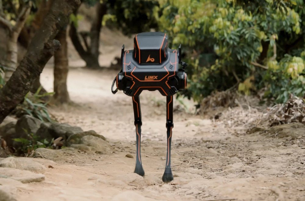 Kinezi pustili robota u šumu: Preživeo batine i ostao na nogama VIDEO