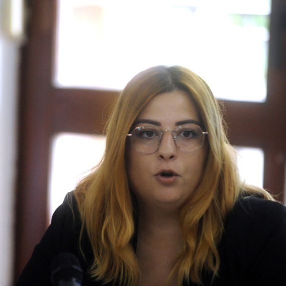 "Zadali udarac fantomskim biračima tako što su kao prvu na listi kandidovali fantomsku odbornicu"