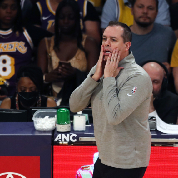 Sansi otpustili Vogela