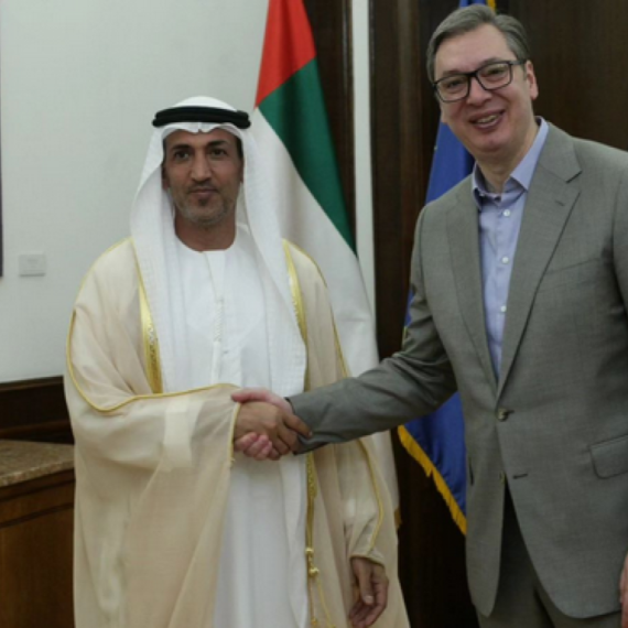 Vučić sa ministrom odbrane UAE: Pridajemo poseban značaj našem partnerstvu i prijateljskim vezama FOTO