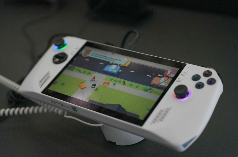 Najavljen Asus ROG Ally X: Mnogo veća baterija, ali i veća cena VIDEO