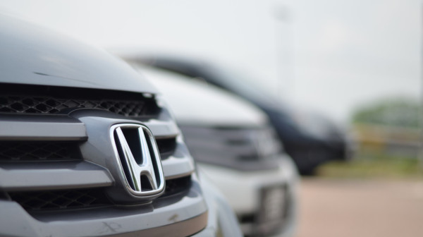 Honda opozvala 325.000 vozila – problem sa kamerom za vožnju unazad