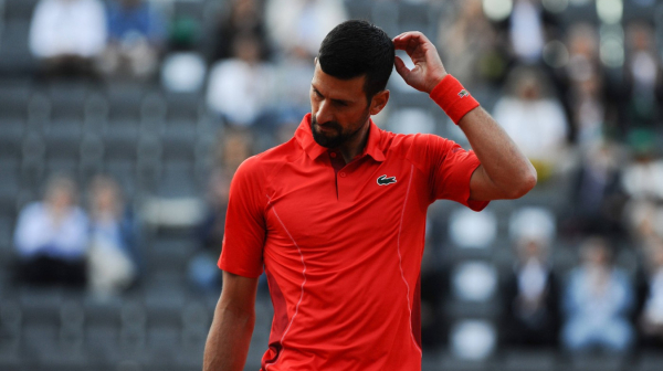 Teniska tema dana: Đoković i flaša – trenutak koji je podsetio na Moniku Seleš VIDEO