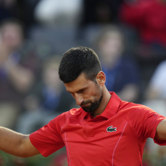 Ovo je čovek koji je pogodio Đokovića u glavu FOTO