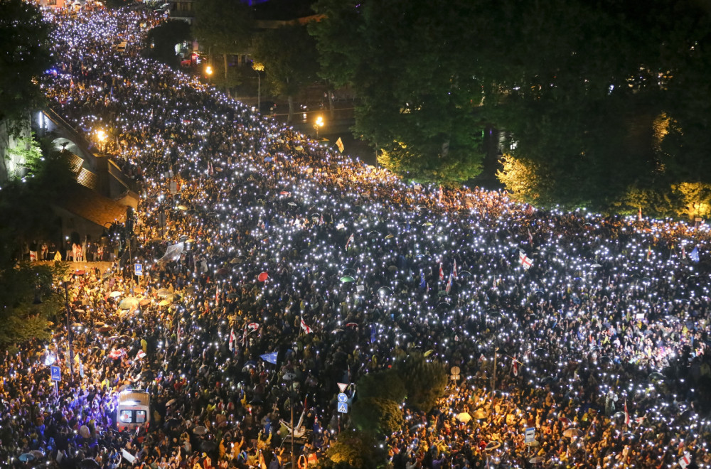 Protest u Tbilisiju: Oko 50.000 demonstranata na ulicama