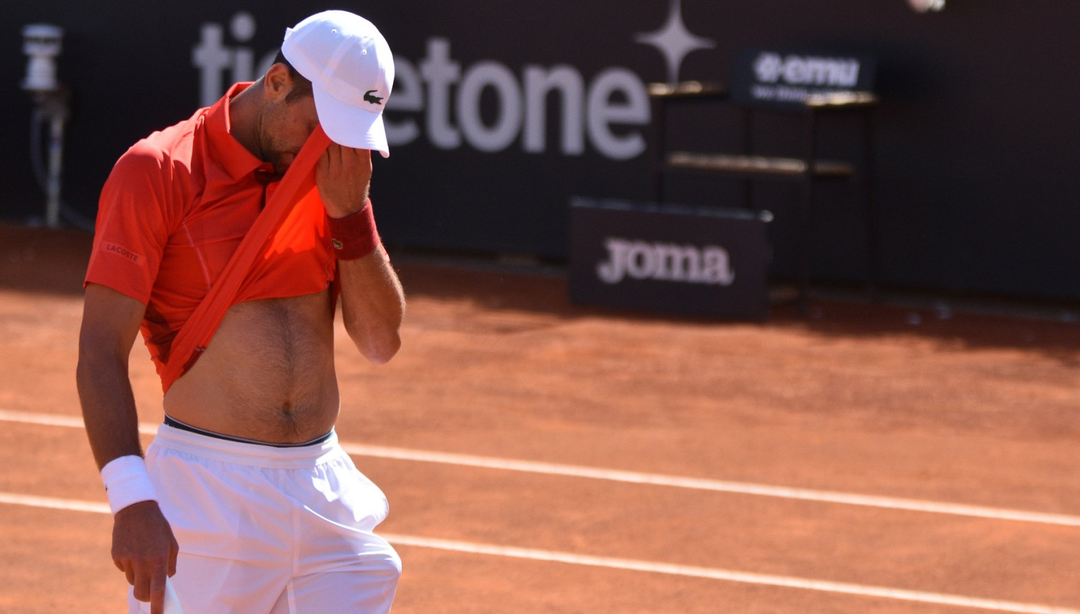 Novak: Da li je uticao incident sa bočicom? Ne znam, moram da proverim