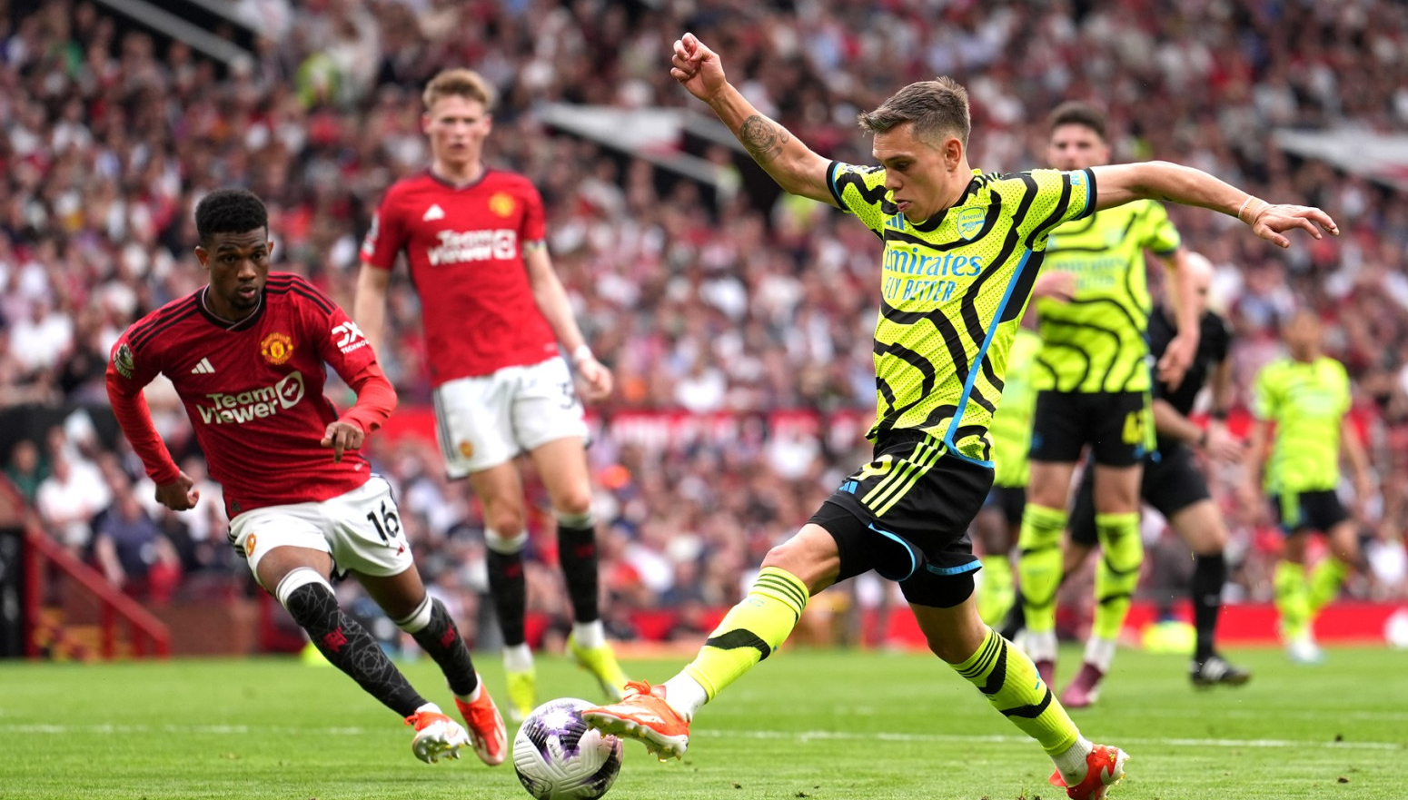 Trosar utišao Old Traford, Arsenal opet na čelu Premijer lige