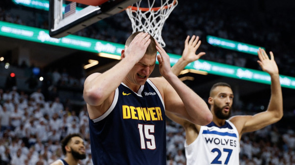 Jokić dobio udarac sa leđa – najprljaviji potez meča VIDEO