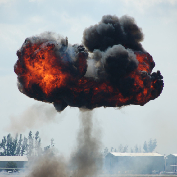 Odjeknule eksplozije; Uništeni su; S-300 udara