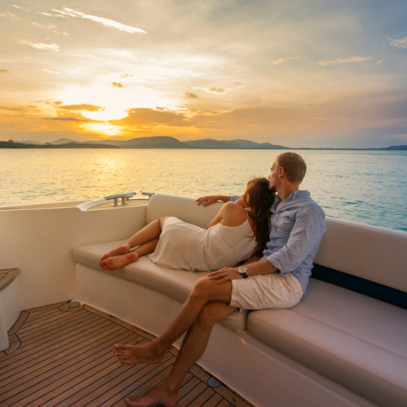 Bračni par založio kuću i otišao da živi na jahti: "Dali smo otkaz i ne možemo biti srećniji" FOTO