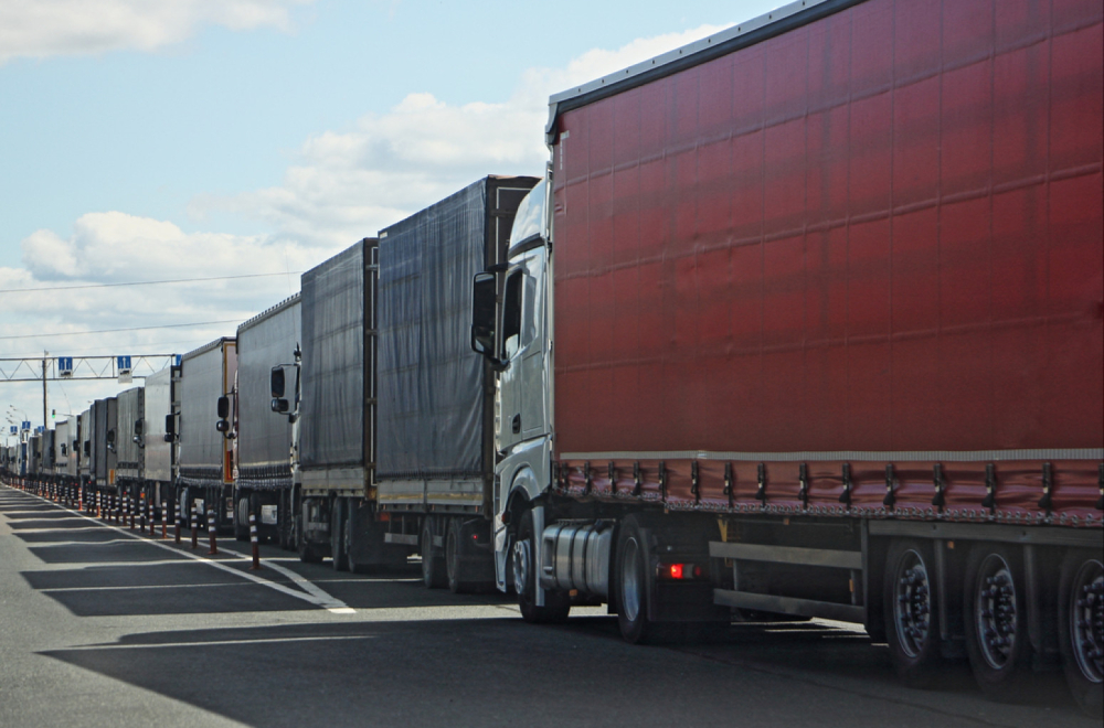 Teretnjaci na Batrovcima na izlazu iz Srbije čekaju šest sati