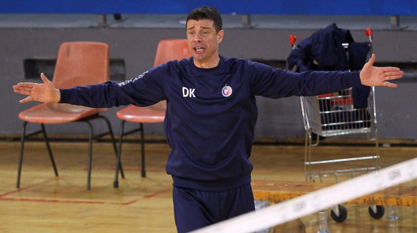 Bivši trener Zvezde seda na klupu Partizana